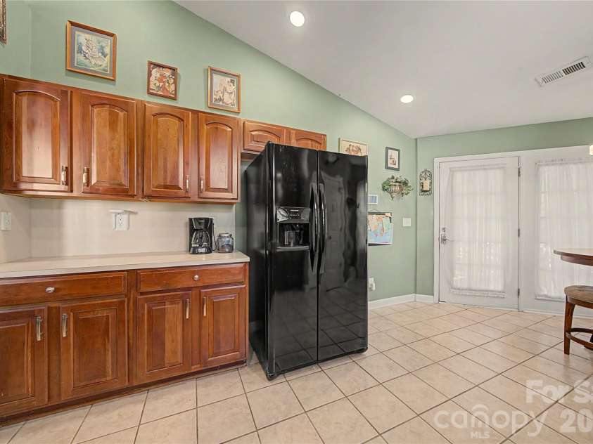 1110 Newfound Hollow Drive, Charlotte, NC 28214.  MLS# CAR4378613, YatesRealty ID 25324. 