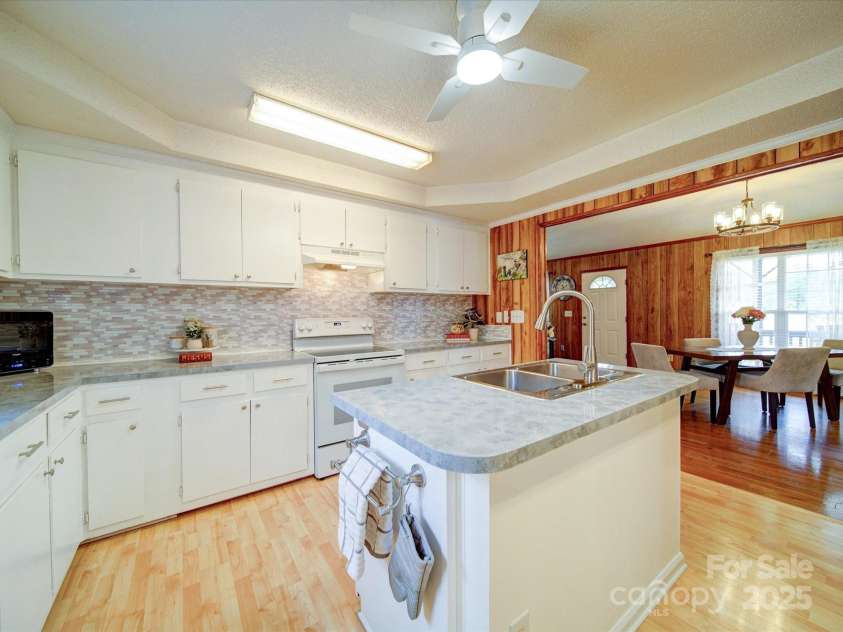 4115 Jenkins Road, Marshville, NC 28103.  MLS# CAR4325461, YatesRealty ID 25324. 