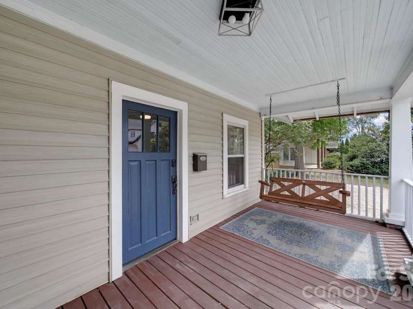 1638 Longfellow Street, Charlotte, NC 28205.  MLS# CAR4341003, YatesRealty ID 25325. 