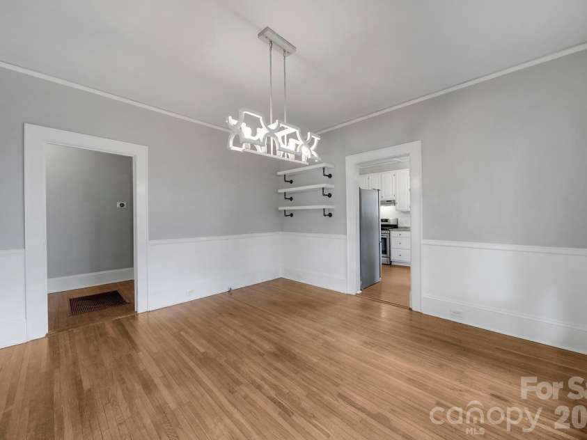1638 Longfellow Street, Charlotte, NC 28205.  MLS# CAR4341003, YatesRealty ID 25325. 