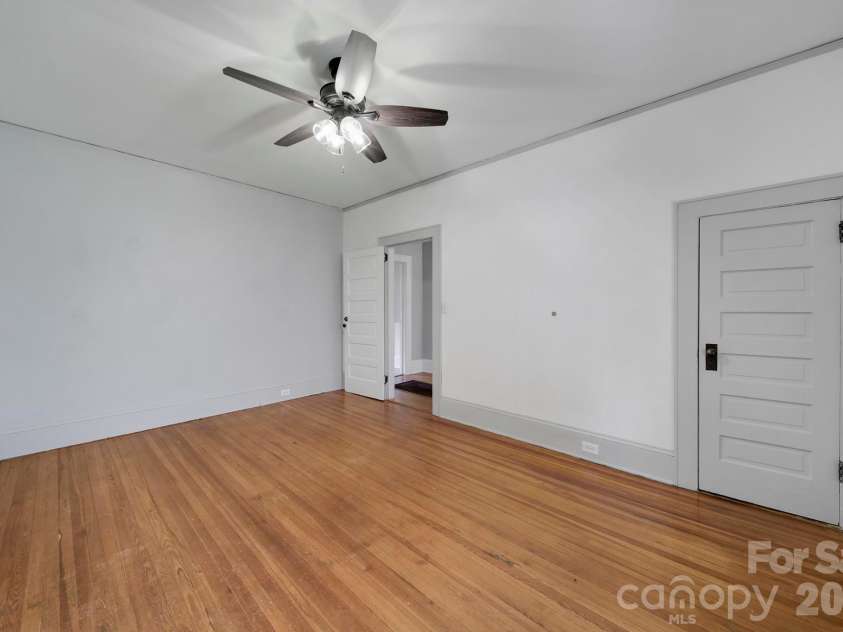 1638 Longfellow Street, Charlotte, NC 28205.  MLS# CAR4341003, YatesRealty ID 25325. 