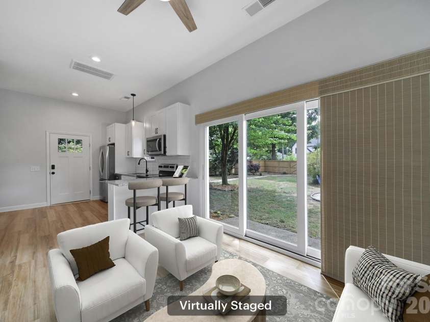 1638 Longfellow Street, Charlotte, NC 28205.  MLS# CAR4341003, YatesRealty ID 25325. 