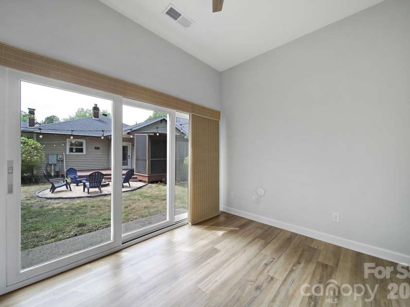 1638 Longfellow Street, Charlotte, NC 28205.  MLS# CAR4341003, YatesRealty ID 25325. 