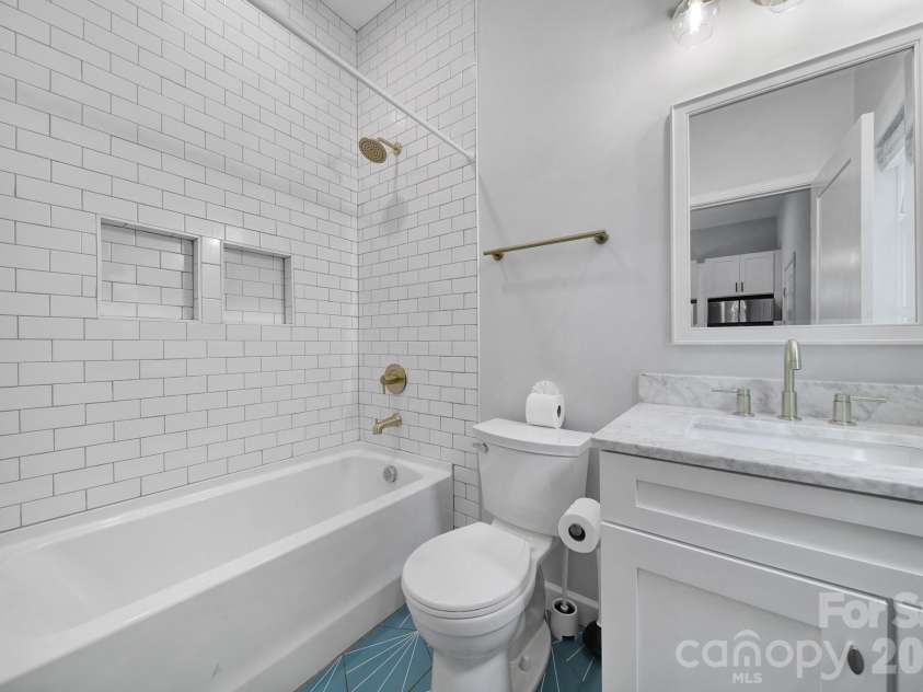 1638 Longfellow Street, Charlotte, NC 28205.  MLS# CAR4341003, YatesRealty ID 25325. 