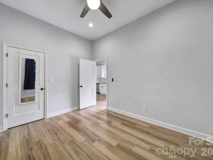1638 Longfellow Street, Charlotte, NC 28205.  MLS# CAR4341003, YatesRealty ID 25325. 
