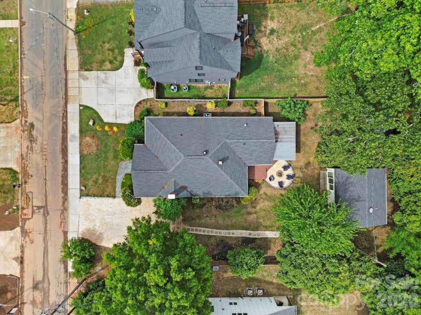 1638 Longfellow Street, Charlotte, NC 28205.  MLS# CAR4341003, YatesRealty ID 25325. 