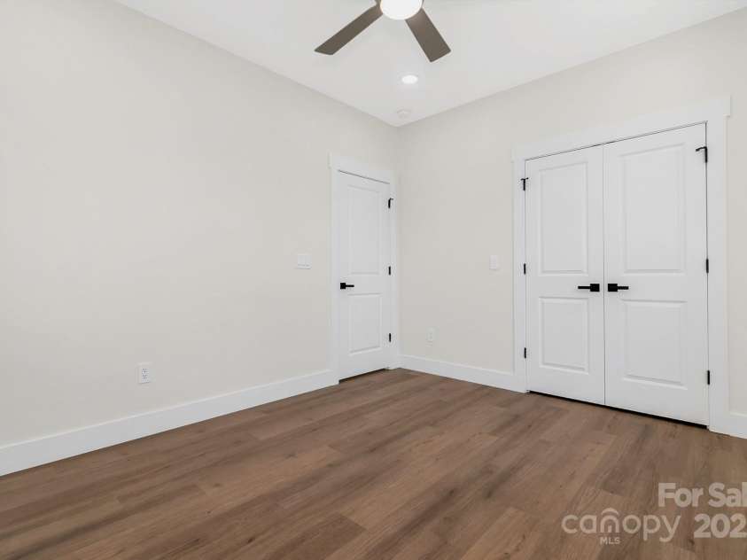 25 Scott Meadows Drive, Asheville, NC 28806.  MLS# CAR4232093, YatesRealty ID 25325. 