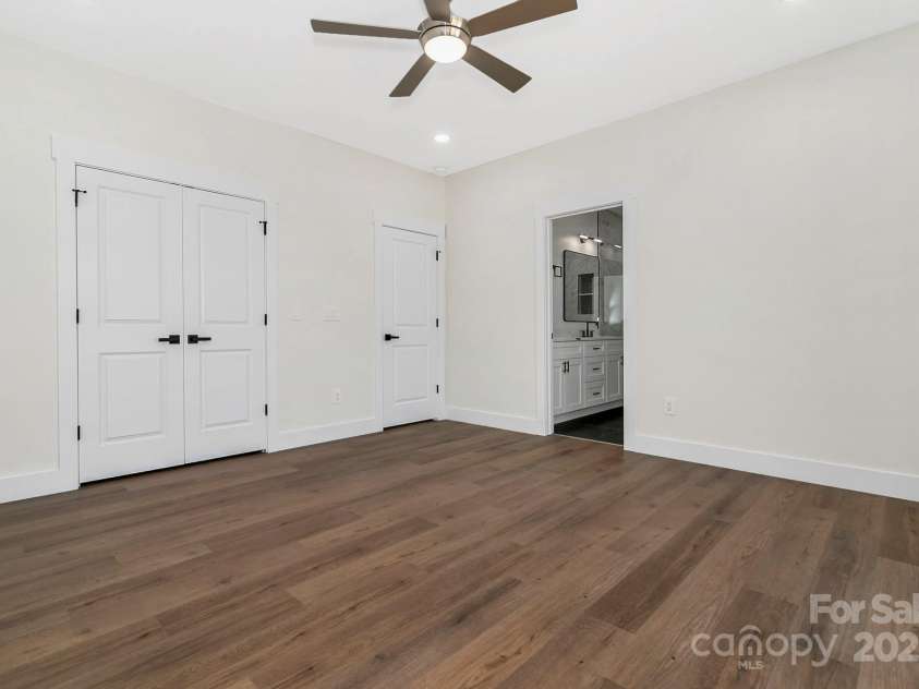 25 Scott Meadows Drive, Asheville, NC 28806.  MLS# CAR4232093, YatesRealty ID 25325. 