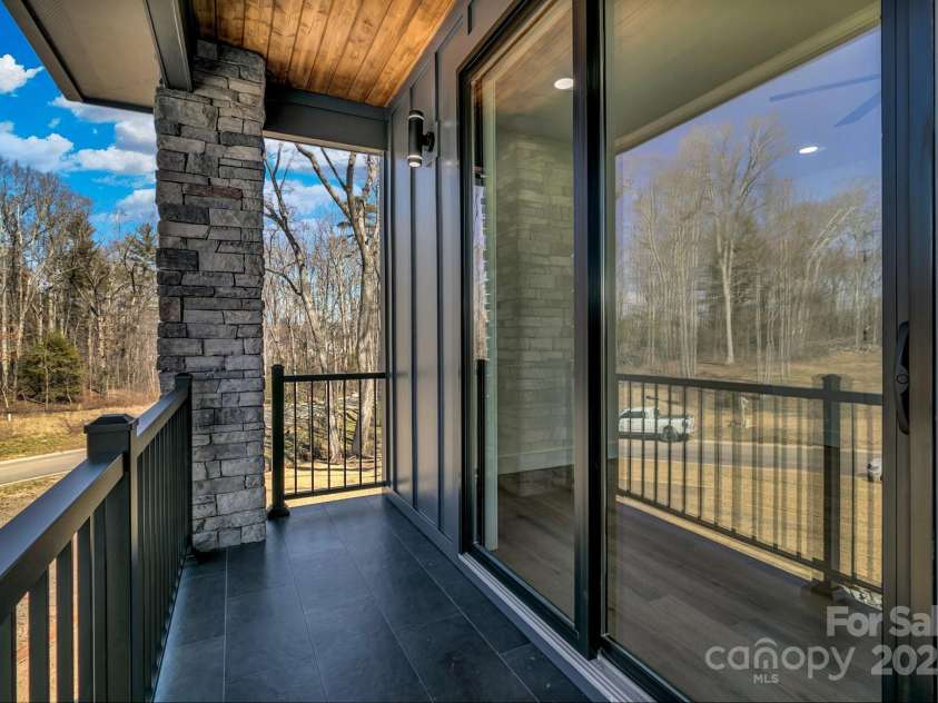 25 Scott Meadows Drive, Asheville, NC 28806.  MLS# CAR4232093, YatesRealty ID 25325. 