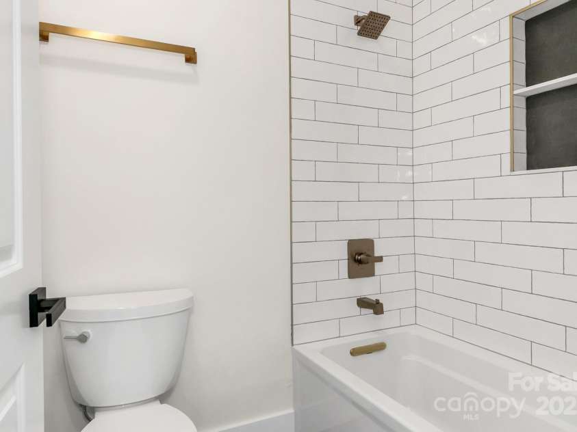 25 Scott Meadows Drive, Asheville, NC 28806.  MLS# CAR4232093, YatesRealty ID 25325. 