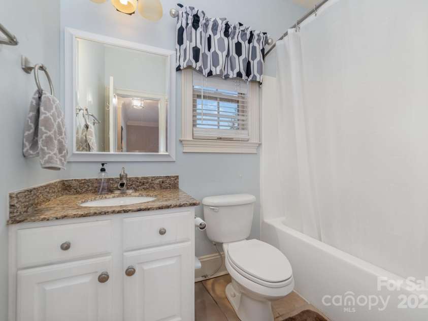 11640 Galashiels Drive, Huntersville, NC 28078.  MLS# CAR4280400, YatesRealty ID 25326. 