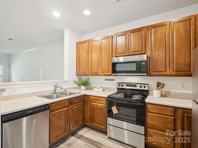 146 Rapids Road, Fort Mill, SC 29715.  MLS# CAR4269060, YatesRealty ID 25328. Brand New Kitchen Appliances