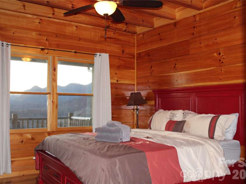 109 Overlook Point Lane, Lake Lure, NC 28746.  MLS# CAR4336925, YatesRealty ID 2533. Main Floor Master bedroom with ensuite full bathroom