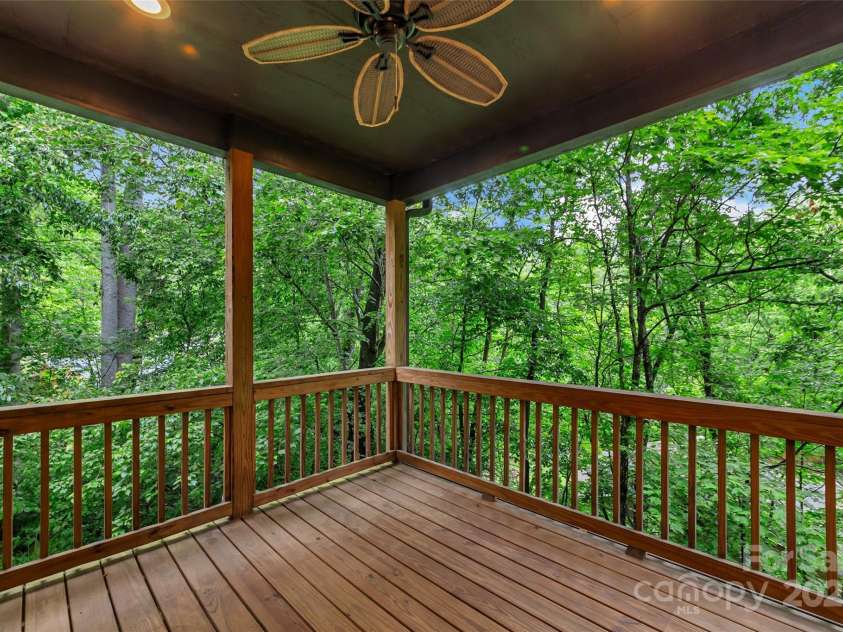 220 Rainbow Terrace, Black Mountain, NC 28711.  MLS# CAR4264765, YatesRealty ID 25330. 
