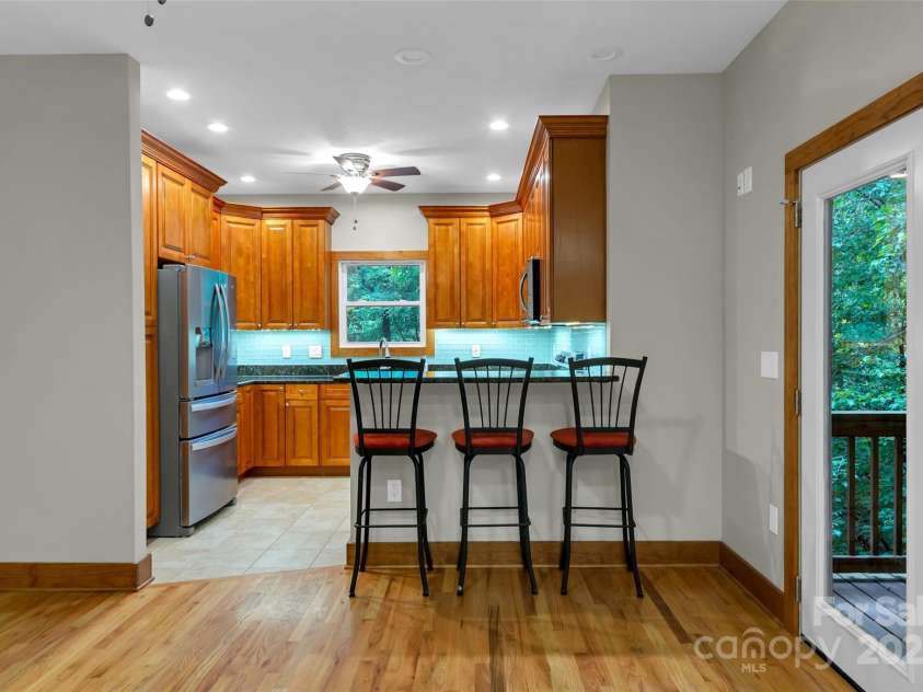 220 Rainbow Terrace, Black Mountain, NC 28711.  MLS# CAR4264765, YatesRealty ID 25330. 