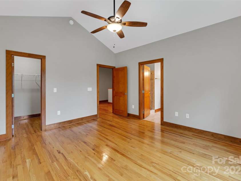 220 Rainbow Terrace, Black Mountain, NC 28711.  MLS# CAR4264765, YatesRealty ID 25330. 