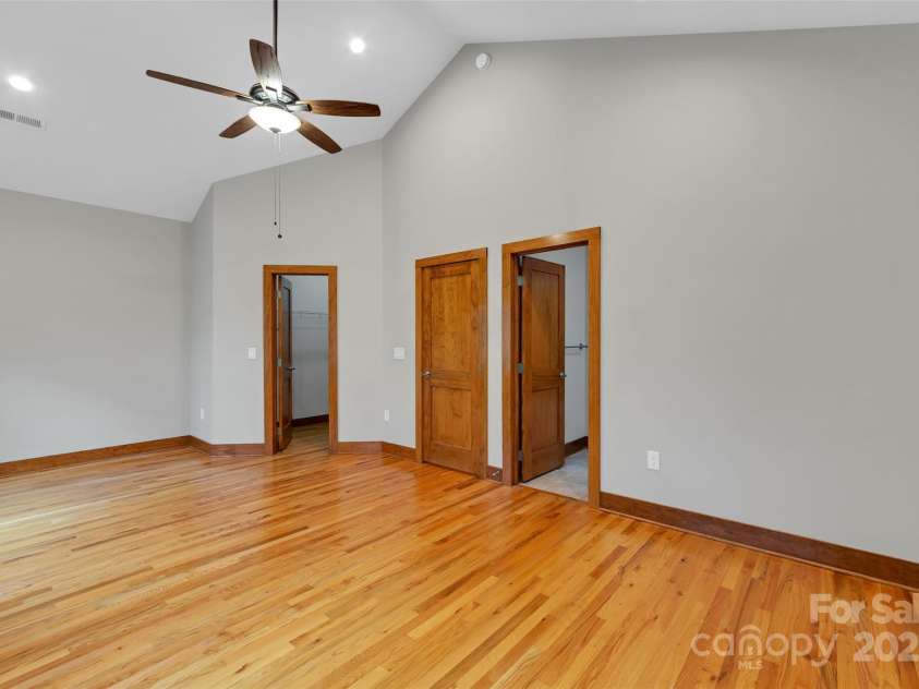 220 Rainbow Terrace, Black Mountain, NC 28711.  MLS# CAR4264765, YatesRealty ID 25330. 