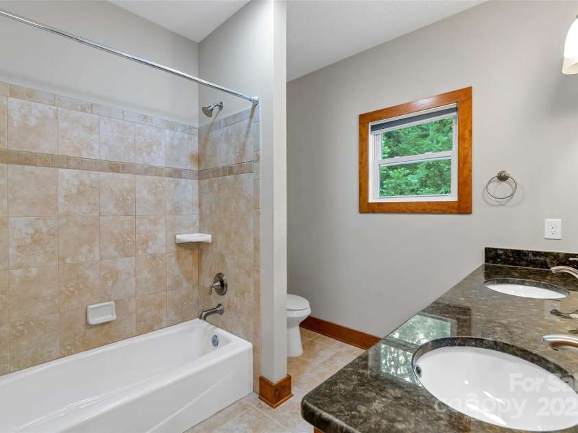 220 Rainbow Terrace, Black Mountain, NC 28711.  MLS# CAR4264765, YatesRealty ID 25330. 