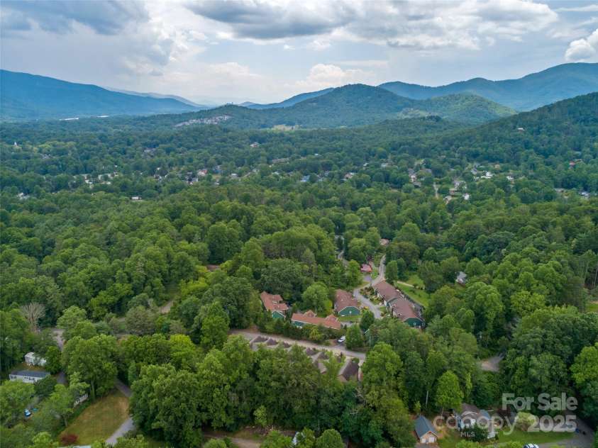 220 Rainbow Terrace, Black Mountain, NC 28711.  MLS# CAR4264765, YatesRealty ID 25330. 