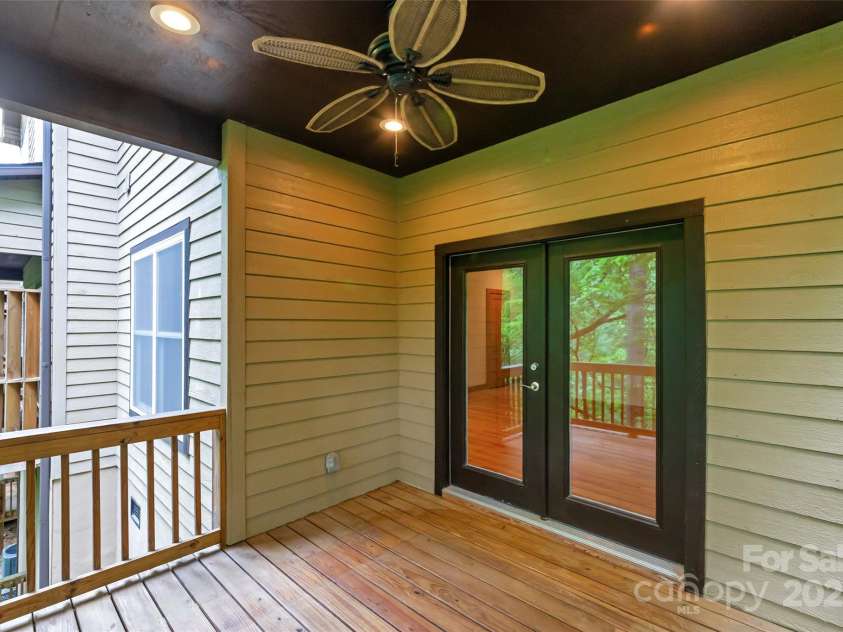220 Rainbow Terrace, Black Mountain, NC 28711.  MLS# CAR4264765, YatesRealty ID 25330. 