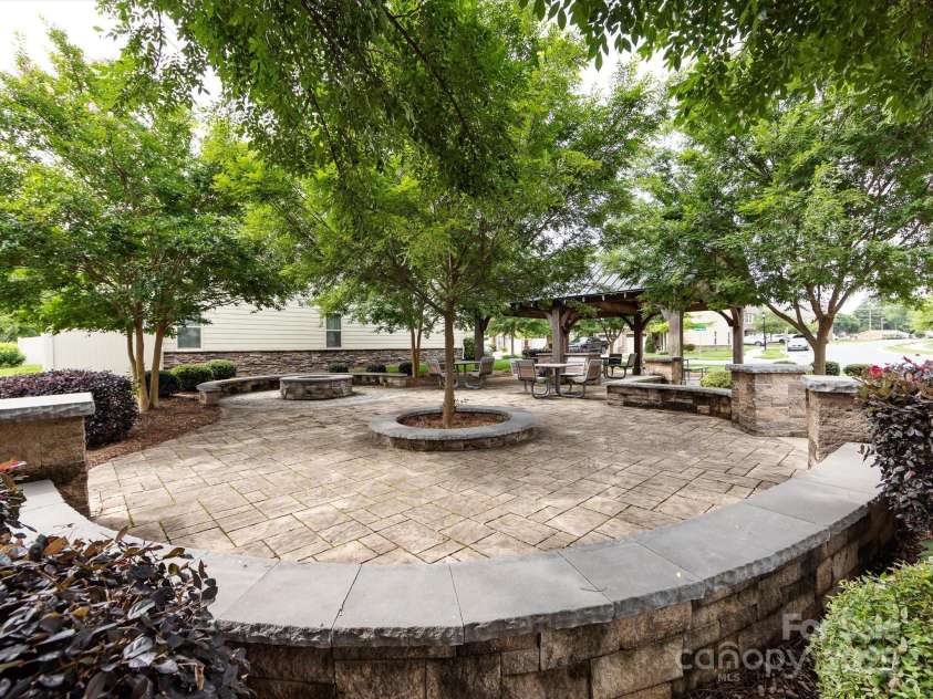 403 Park Meadows Drive, Matthews, NC 28104.  MLS# CAR4263302, YatesRealty ID 25331. Common area
