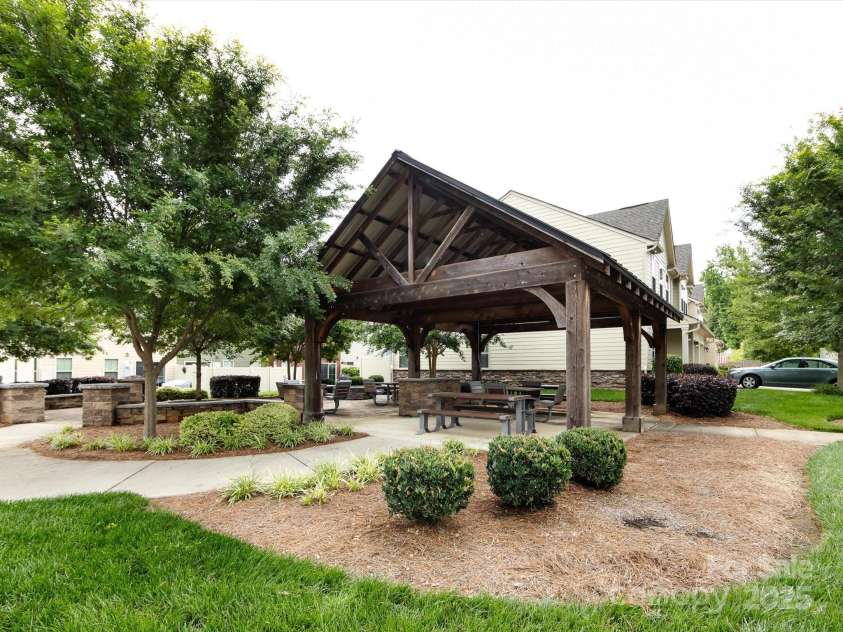 403 Park Meadows Drive, Matthews, NC 28104.  MLS# CAR4263302, YatesRealty ID 25331. Common area