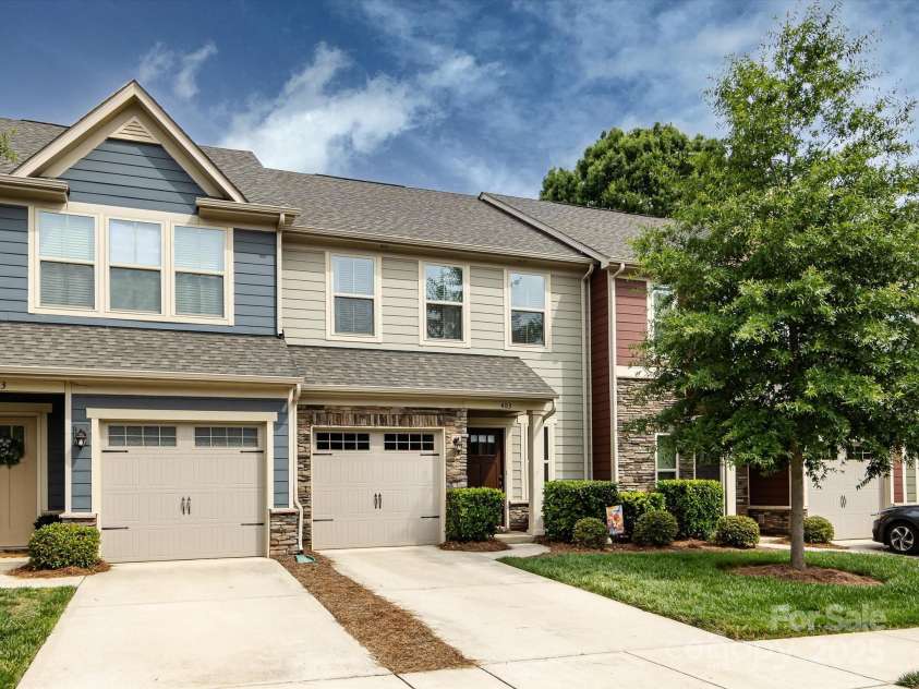 403 Park Meadows Drive, Matthews, NC 28104.  MLS# CAR4263302, YatesRealty ID 25331. Front Exterior