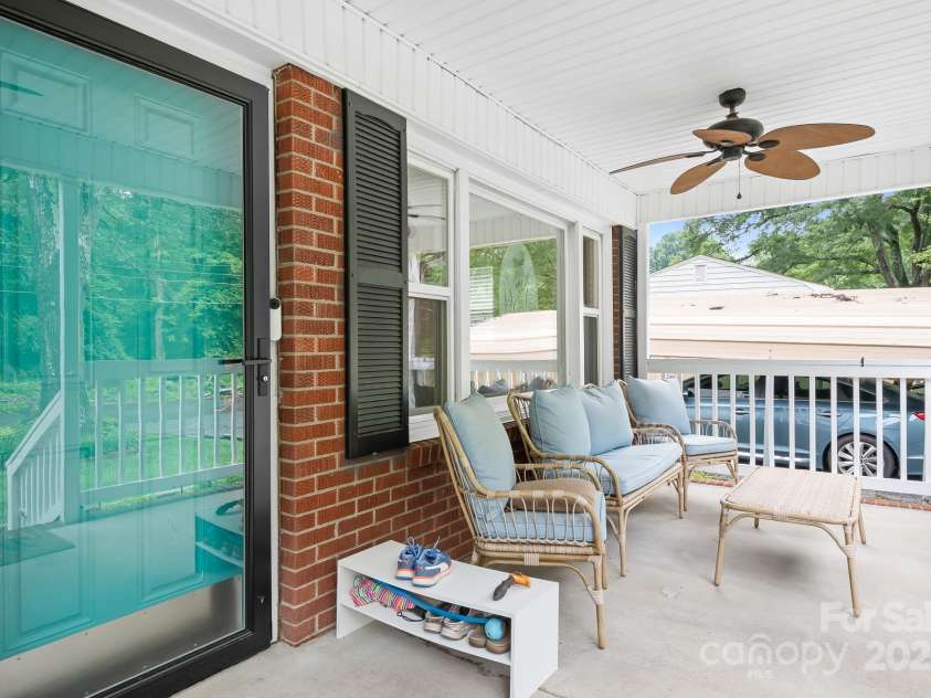 2279 Cedar Oak Circle, Gastonia, NC 28052.  MLS# CAR4269915, YatesRealty ID 25332. 