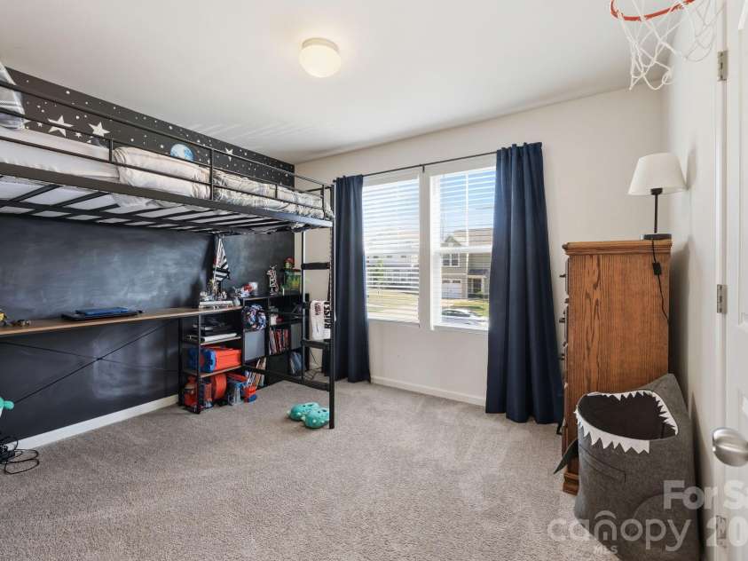 517 Falls Lane, Kannapolis, NC 28081.  MLS# CAR4383650, YatesRealty ID 25332. 