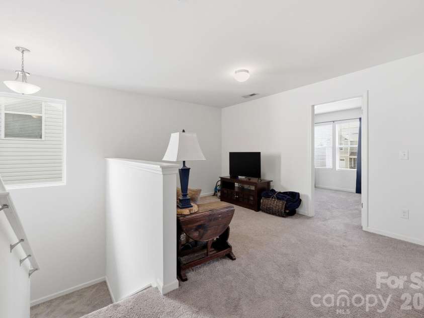 517 Falls Lane, Kannapolis, NC 28081.  MLS# CAR4383650, YatesRealty ID 25332. 