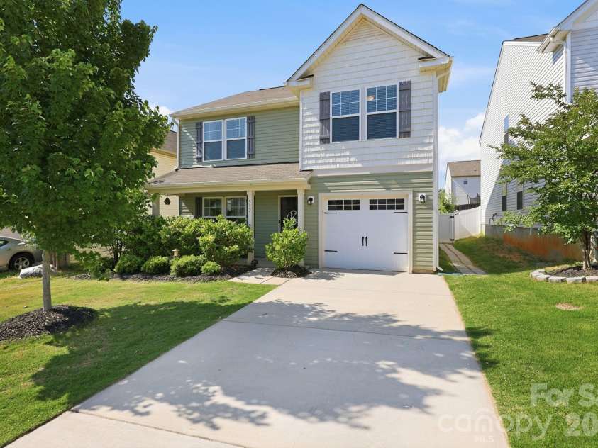 517 Falls Lane, Kannapolis, NC 28081.  MLS# CAR4383650, YatesRealty ID 25332. 