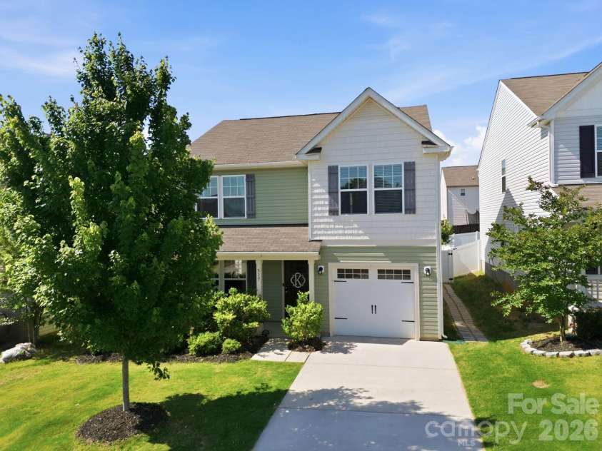 517 Falls Lane, Kannapolis, NC 28081.  MLS# CAR4383650, YatesRealty ID 25332. 