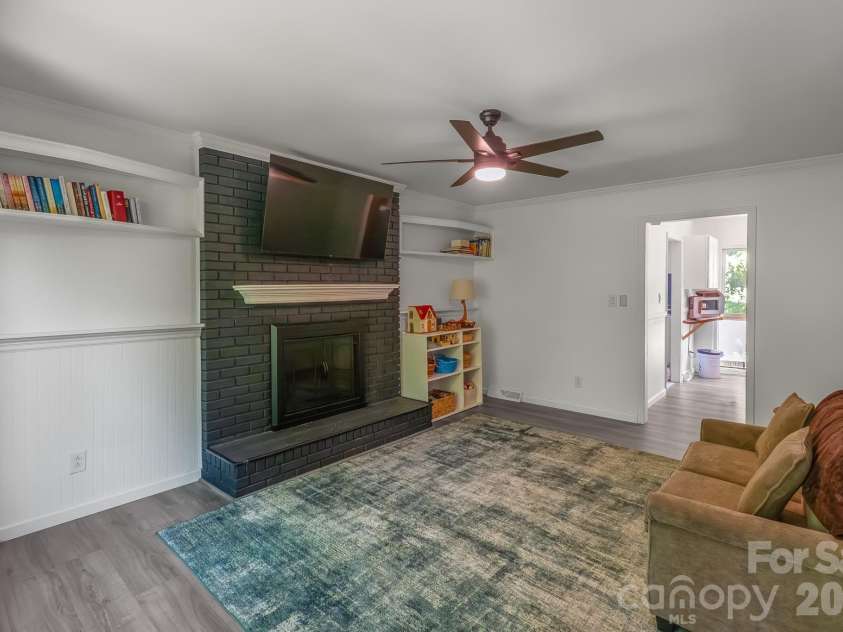 6070 Ferncliff Drive, Concord, NC 28027.  MLS# CAR4371850, YatesRealty ID 25333. 