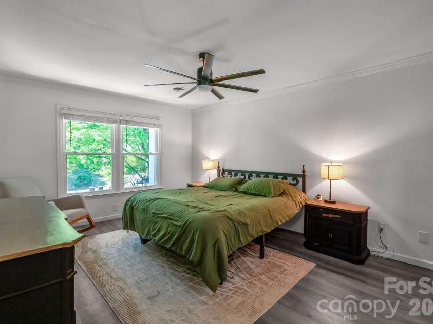 6070 Ferncliff Drive, Concord, NC 28027.  MLS# CAR4371850, YatesRealty ID 25333. 