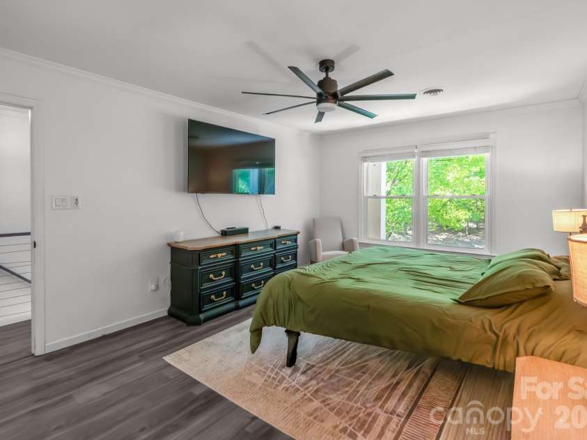 6070 Ferncliff Drive, Concord, NC 28027.  MLS# CAR4371850, YatesRealty ID 25333. 