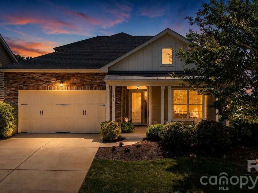 261 Stone Mountain Way, Denver, NC 28037.  MLS# CAR4398786, YatesRealty ID 25334. 
