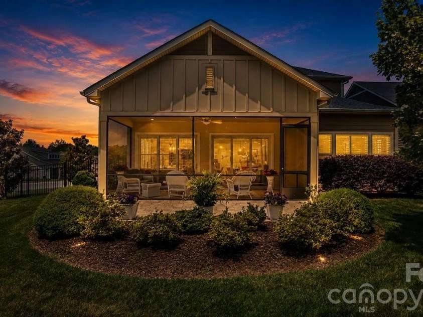 261 Stone Mountain Way, Denver, NC 28037.  MLS# CAR4398786, YatesRealty ID 25334. 