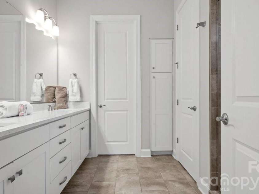 261 Stone Mountain Way, Denver, NC 28037.  MLS# CAR4398786, YatesRealty ID 25334. 