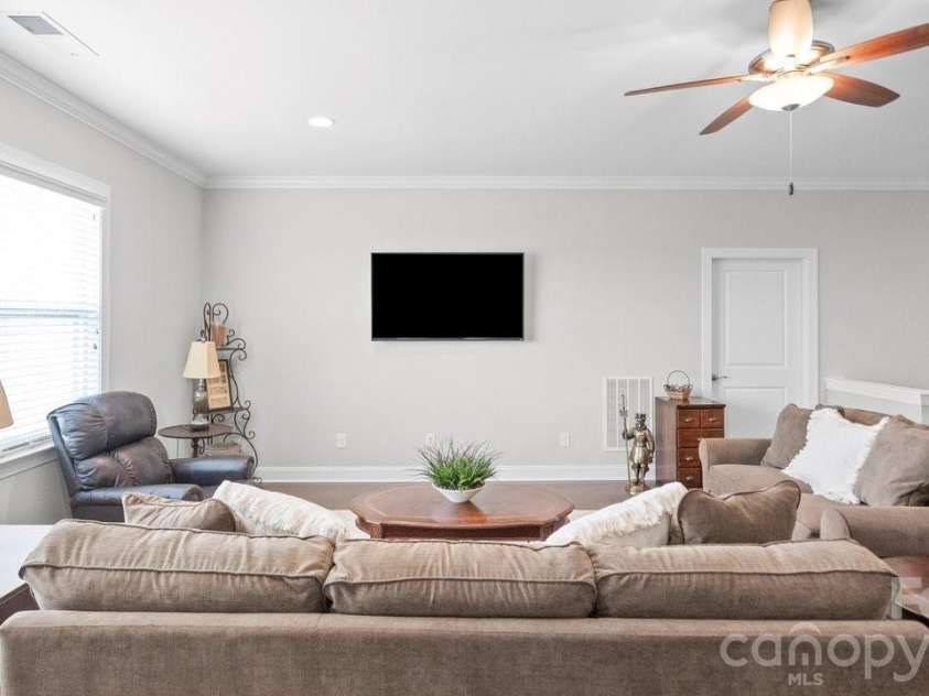 261 Stone Mountain Way, Denver, NC 28037.  MLS# CAR4398786, YatesRealty ID 25334. 