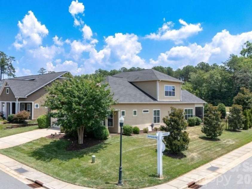 261 Stone Mountain Way, Denver, NC 28037.  MLS# CAR4398786, YatesRealty ID 25334. 