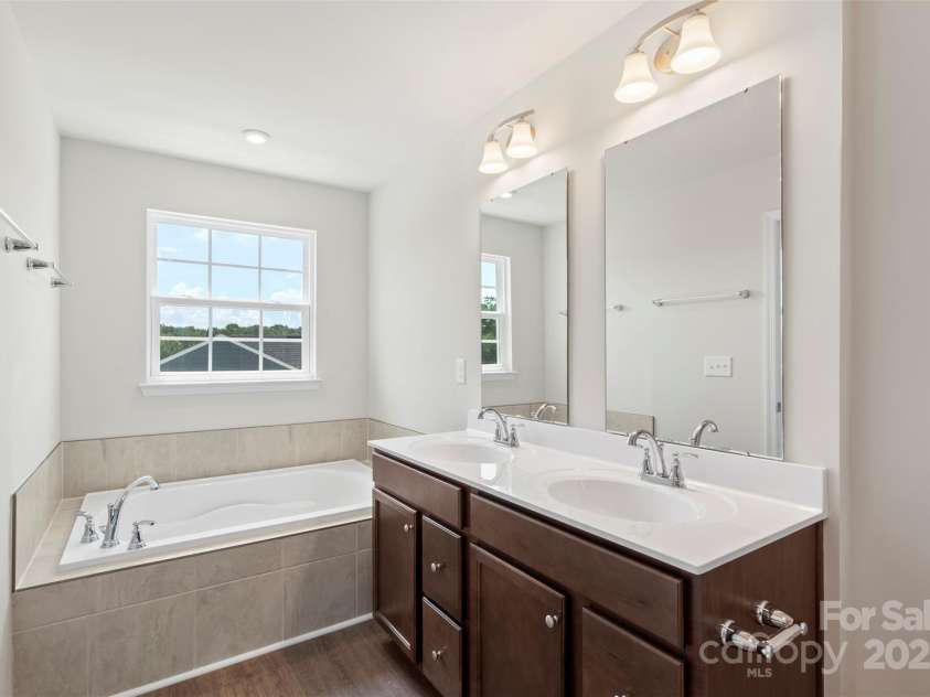 408 Moondance Drive, Gastonia, NC 28054.  MLS# CAR4241126, YatesRealty ID 25334. 