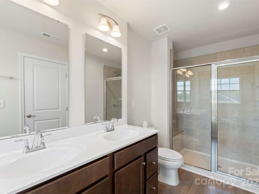 408 Moondance Drive, Gastonia, NC 28054.  MLS# CAR4241126, YatesRealty ID 25334. 