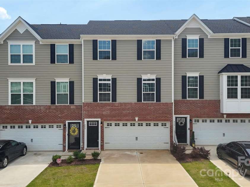 408 Moondance Drive, Gastonia, NC 28054.  MLS# CAR4241126, YatesRealty ID 25334. 