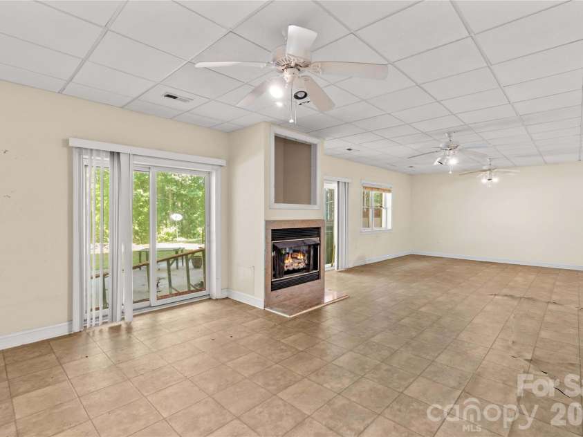 711 Spring Pointe Drive, Stony Point, NC 28678.  MLS# CAR4385300, YatesRealty ID 25335. 