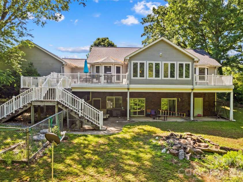 711 Spring Pointe Drive, Stony Point, NC 28678.  MLS# CAR4385300, YatesRealty ID 25335. 