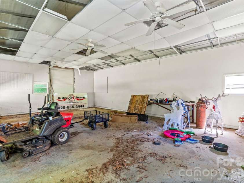 711 Spring Pointe Drive, Stony Point, NC 28678.  MLS# CAR4385300, YatesRealty ID 25335. 