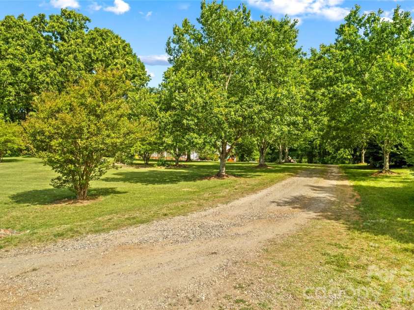 711 Spring Pointe Drive, Stony Point, NC 28678.  MLS# CAR4385300, YatesRealty ID 25335. 