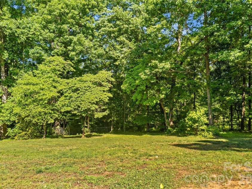 711 Spring Pointe Drive, Stony Point, NC 28678.  MLS# CAR4385300, YatesRealty ID 25335. 