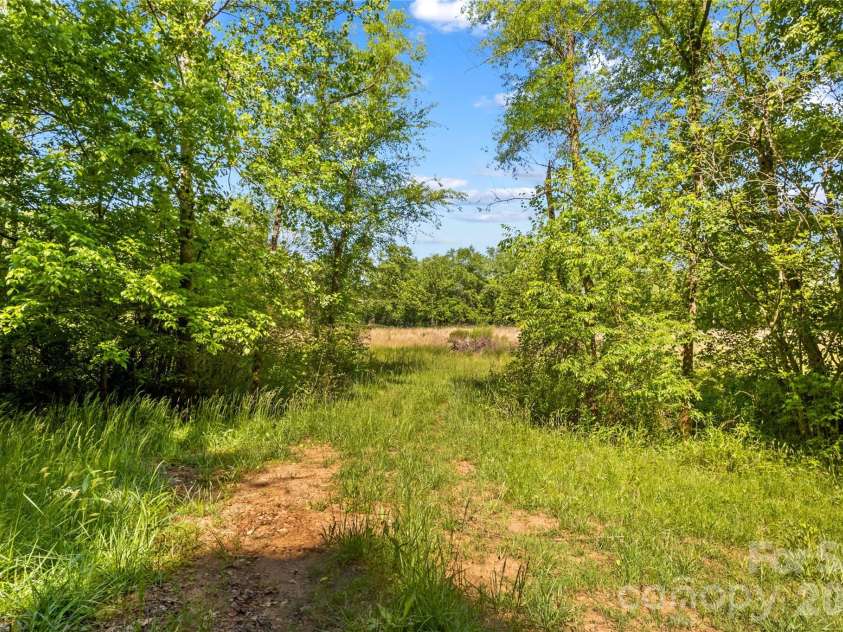 711 Spring Pointe Drive, Stony Point, NC 28678.  MLS# CAR4385300, YatesRealty ID 25335. 