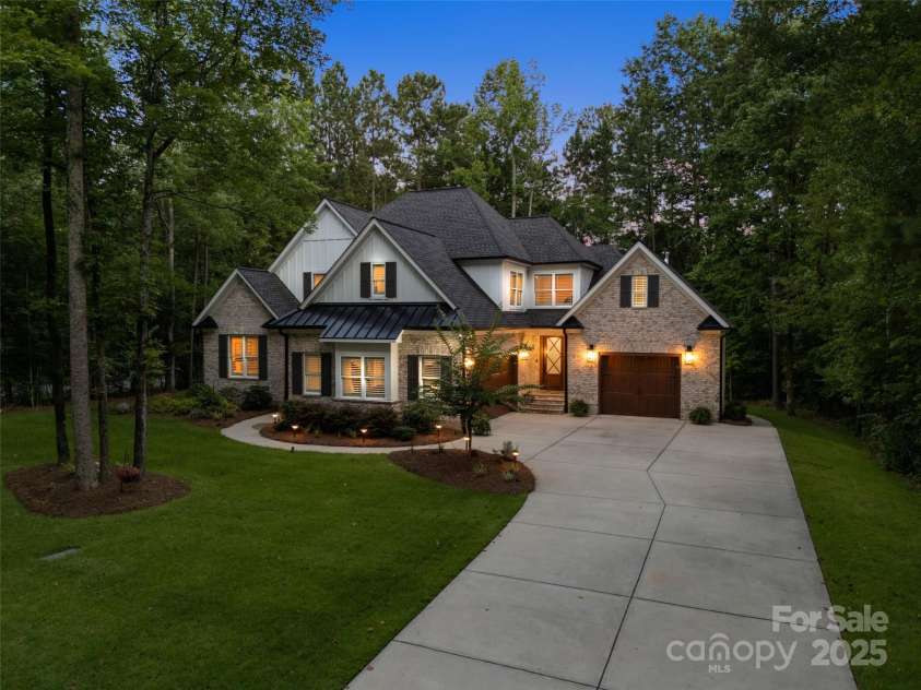 1381 Ridgewood Drive, Rock Hill, SC 29732.  MLS# CAR4278160, YatesRealty ID 25336. 